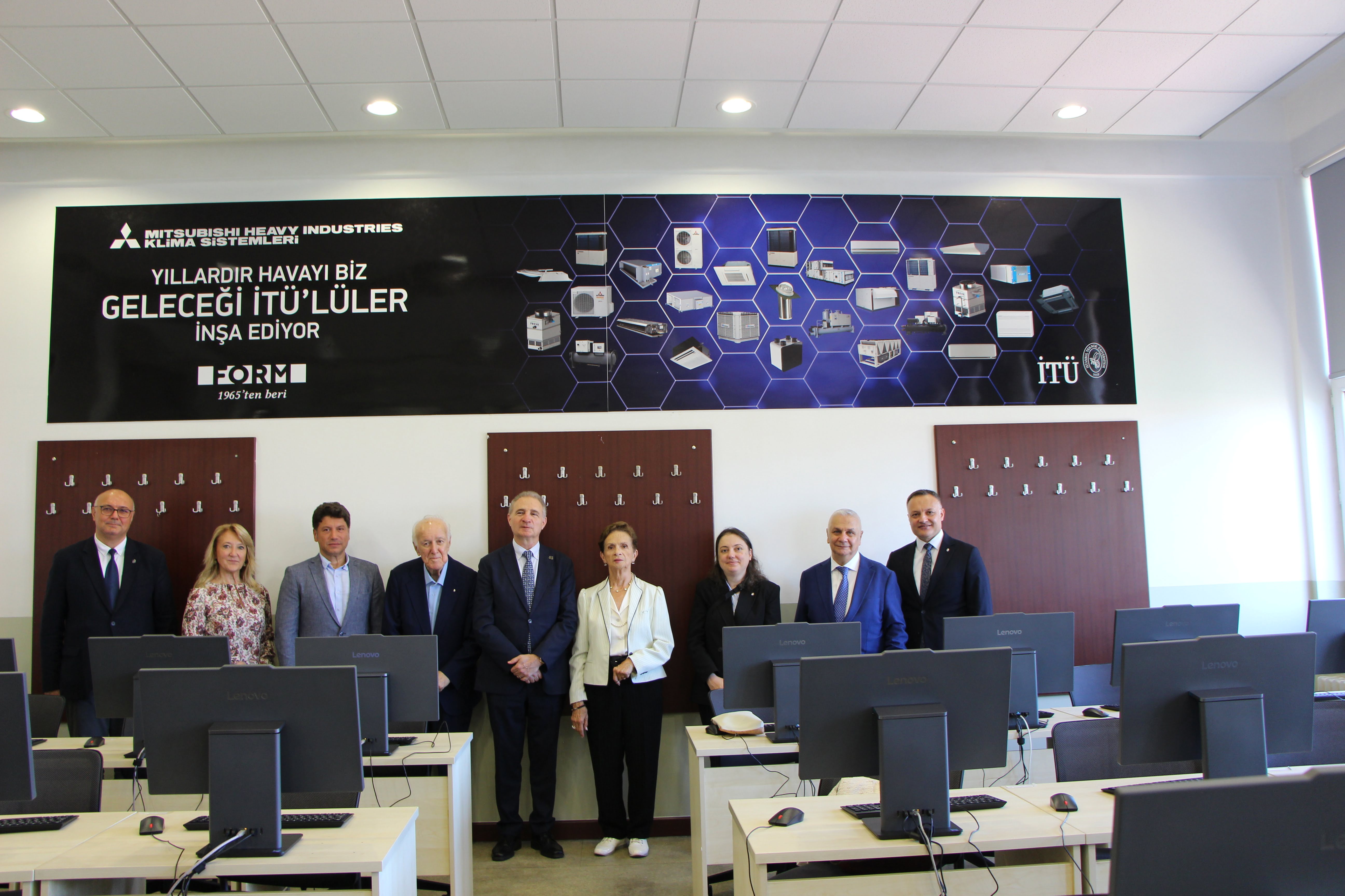 İTÜ Makina Fakültesi - Bedi Korun Bilgisayar Laboratuvarı Öğrencilerle Buluşmaya Hazır